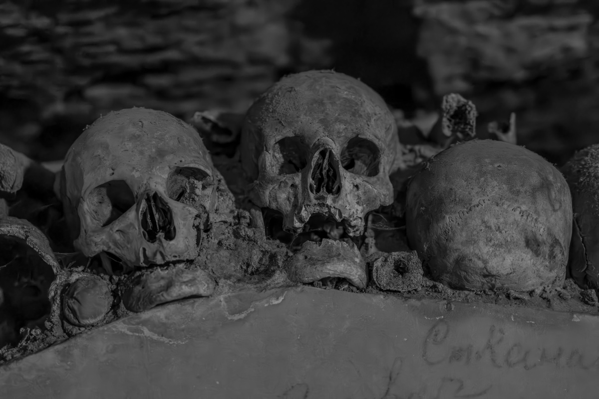 Catacombs Paris Skull Row Ledge